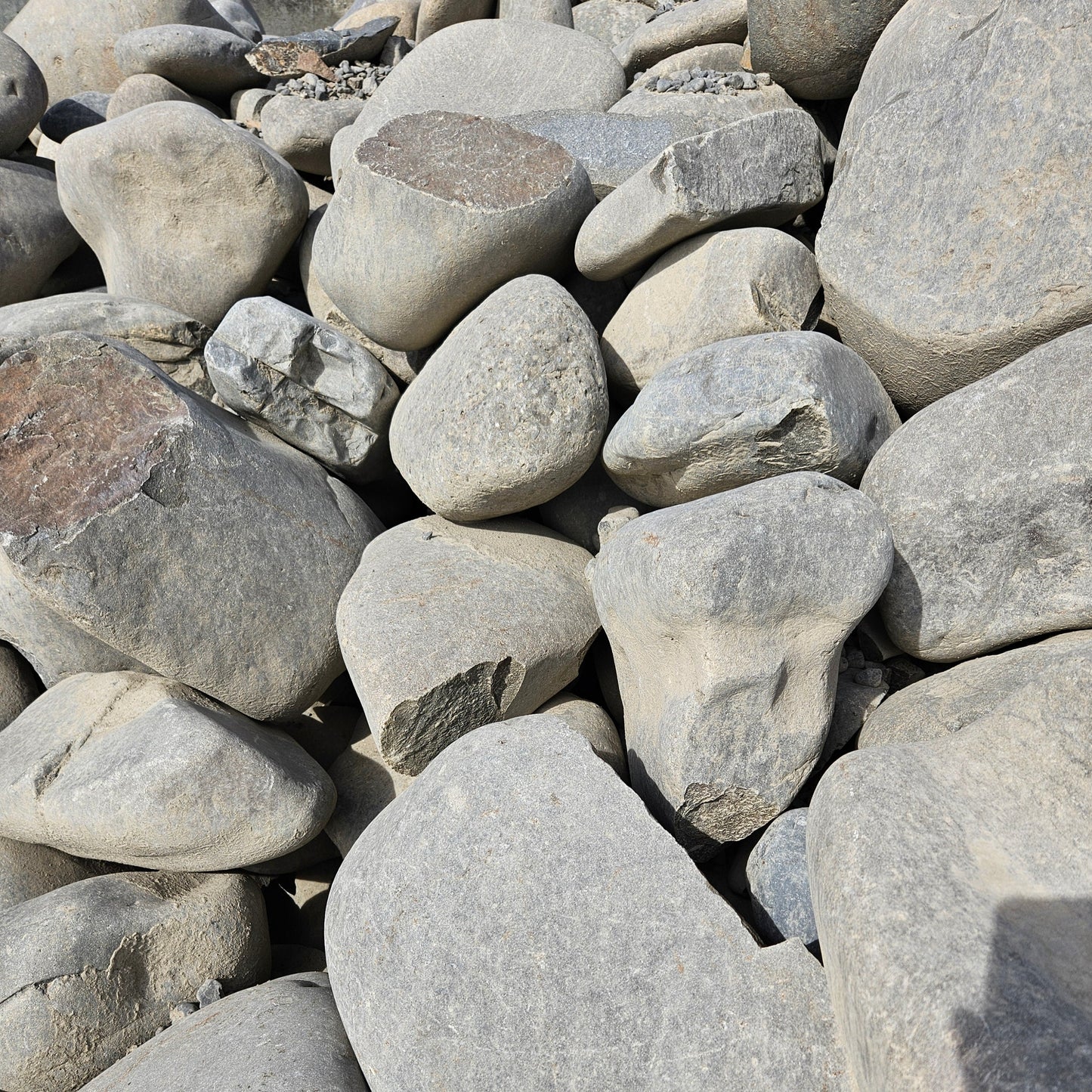 Boulders (200mm+) (per ton)